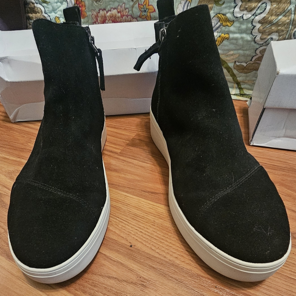 Toms Black Suede High-Top Sneakers